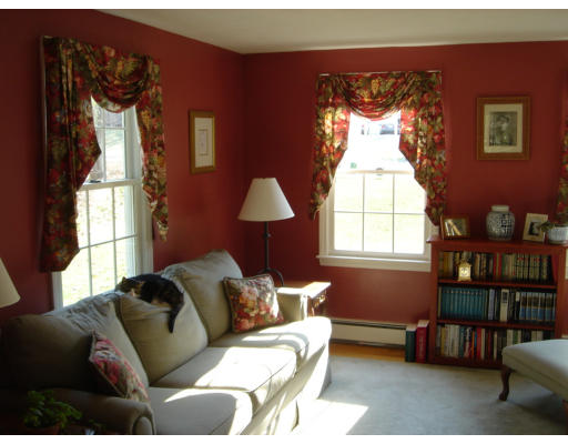 5 Liberty Road Medway, MA 02053 - Photo 9 of 10 Gallery Image 9