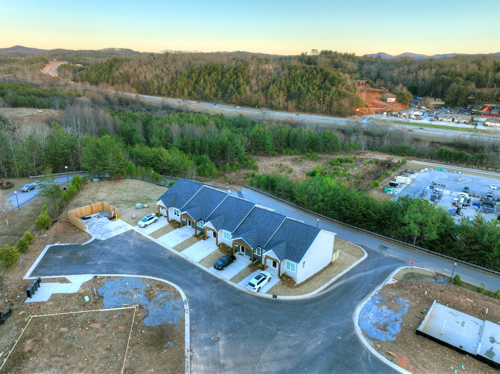 1 Grove Loop Blue Ridge, GA 30513 - Photo 12 of 15 Gallery Image 12