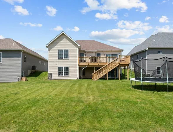 $469,900 | 67 Cobblestone Lane, Le Claire, IA 52753