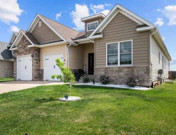$469,900 | 67 Cobblestone Lane, Le Claire, IA 52753