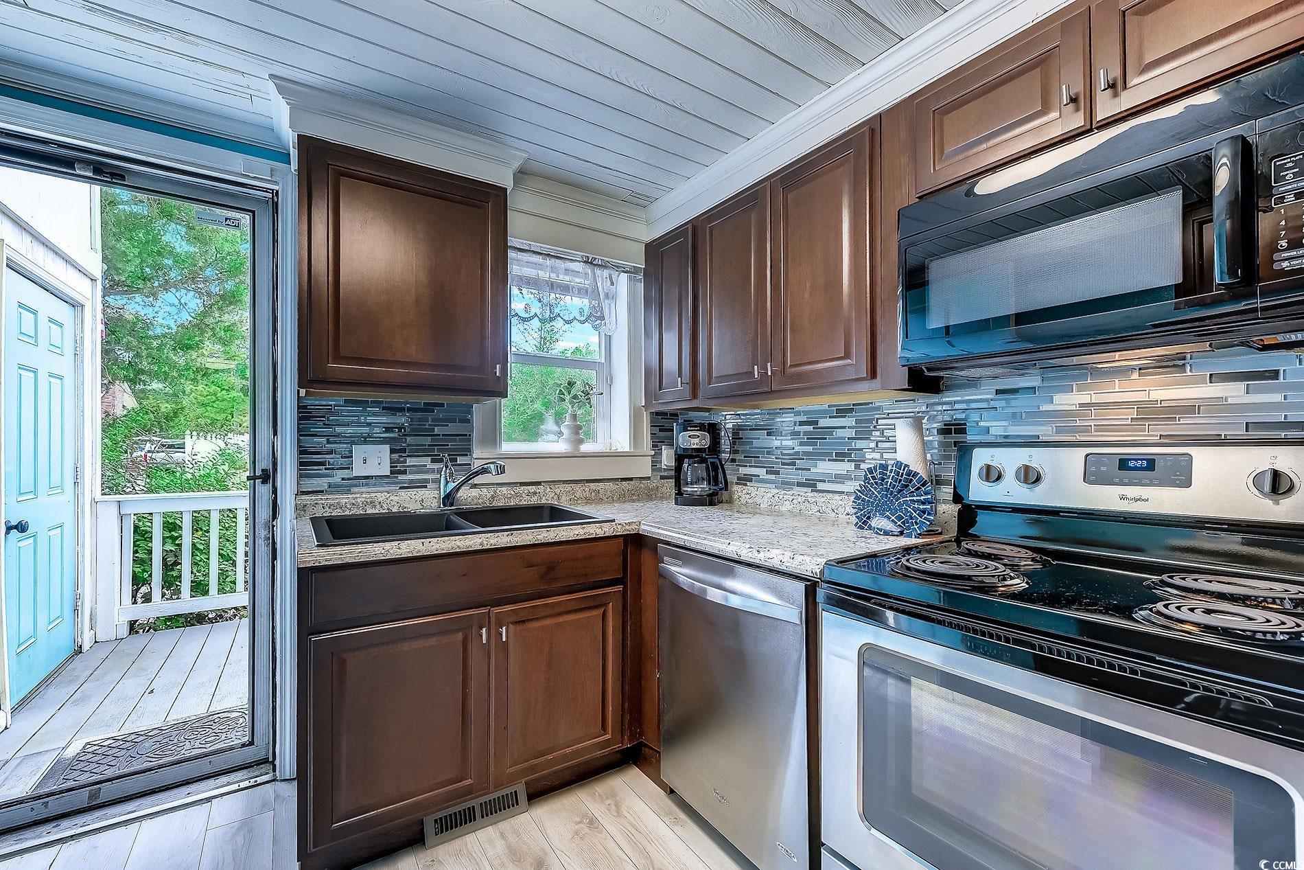 609 15th Avenue South North Myrtle Beach, SC 29582 - Photo 8 of 40