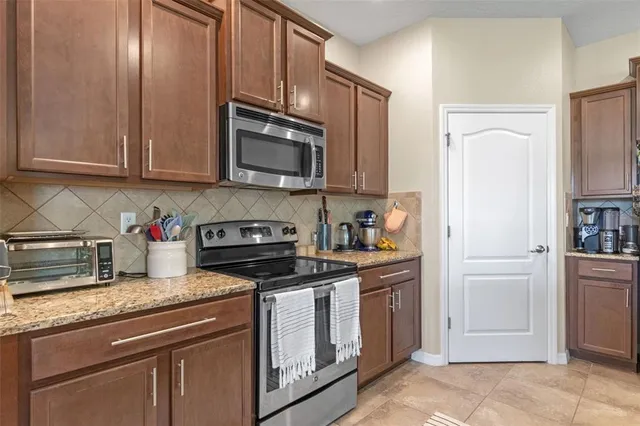 $323,000 | 1958 Commander Way, Kissimmee, FL 34746