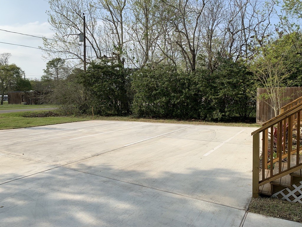2509 South Grand Boulevard, Unit B Pearland, TX 77581 - Photo 13 of 13 a view of basketball court