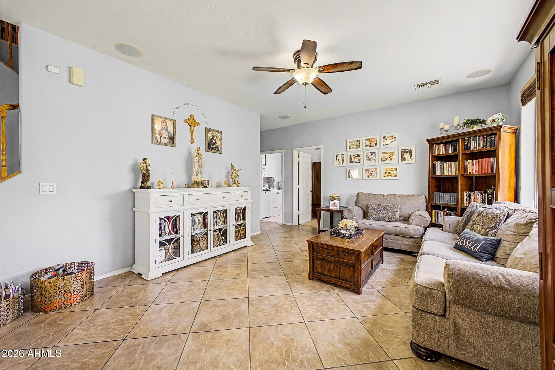 1829 East Beverly Road Phoenix, AZ 85042 - Photo 12 of 48 Family Room 4