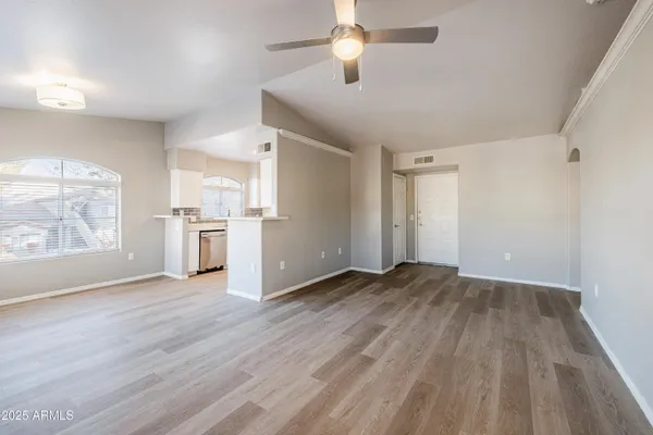 $1,800 | 5151 East Guadalupe Road, Unit C1, Phoenix, AZ 85044