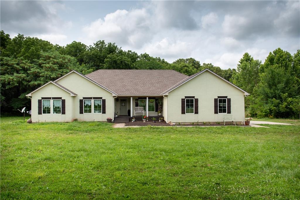 34664 Spring Valley Road Paola, KS 66071 - Photo 1 of 82 Gallery Image 1