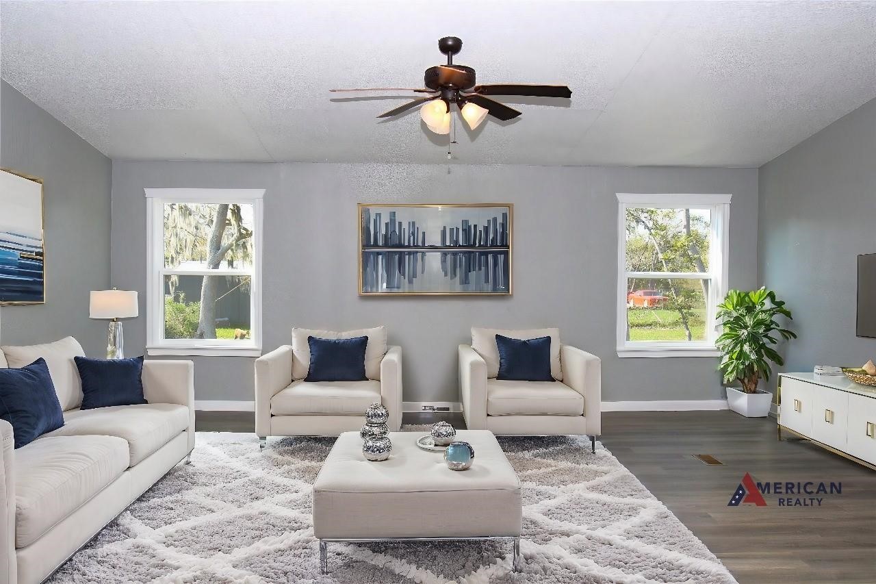 20406 Cr 510u Road Brazoria, TX 77422 - Photo 3 of 13 a living room with furniture