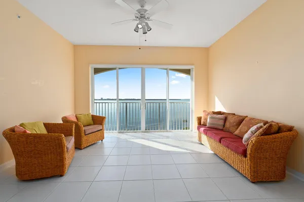 $2,450 | 22 Harbour Isle Drive West, Unit PH02, Hutchinson Island, FL 34949