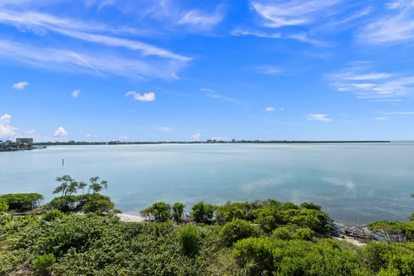 $2,450 | 22 Harbour Isle Drive West, Unit PH02, Hutchinson Island, FL 34949