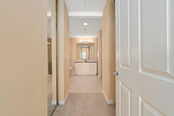 $2,450 | 22 Harbour Isle Drive West, Unit PH02, Hutchinson Island, FL 34949