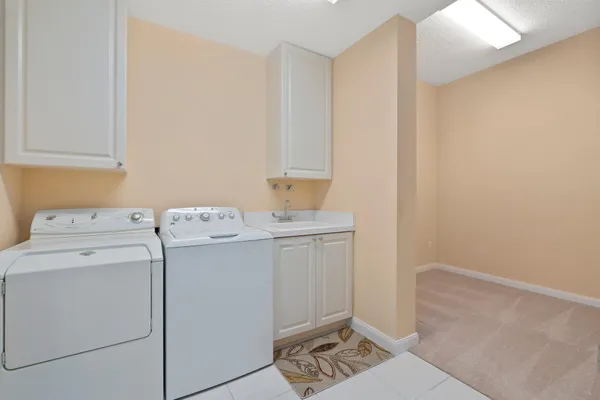 $2,450 | 22 Harbour Isle Drive West, Unit PH02, Hutchinson Island, FL 34949