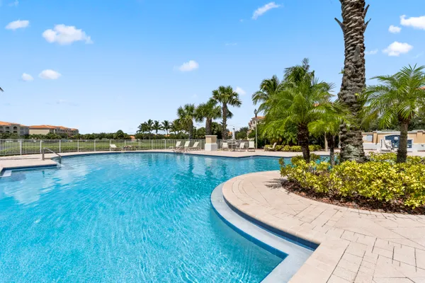 $2,450 | 22 Harbour Isle Drive West, Unit PH02, Hutchinson Island, FL 34949