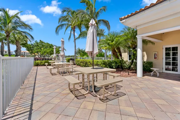 $2,450 | 22 Harbour Isle Drive West, Unit PH02, Hutchinson Island, FL 34949