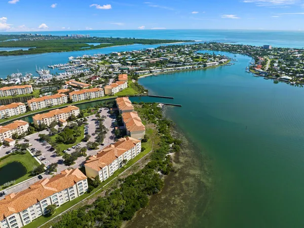 $2,450 | 22 Harbour Isle Drive West, Unit PH02, Hutchinson Island, FL 34949