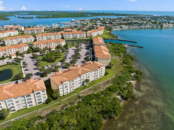 $2,450 | 22 Harbour Isle Drive West, Unit PH02, Hutchinson Island, FL 34949
