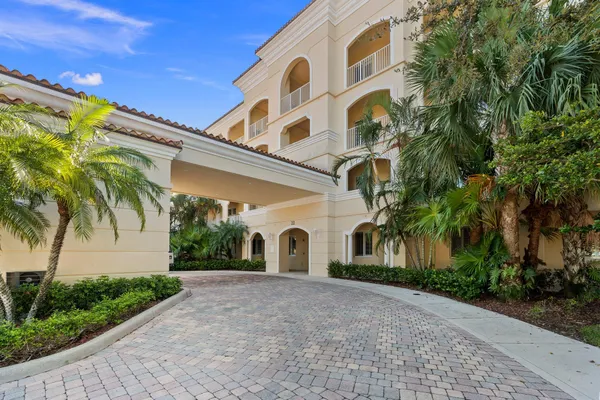 $2,450 | 22 Harbour Isle Drive West, Unit PH02, Hutchinson Island, FL 34949
