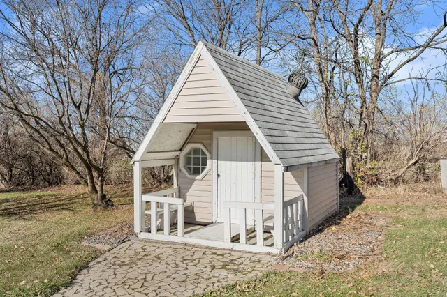 $320,000 | 14435 Woodville Drive, Waseca, MN 56093