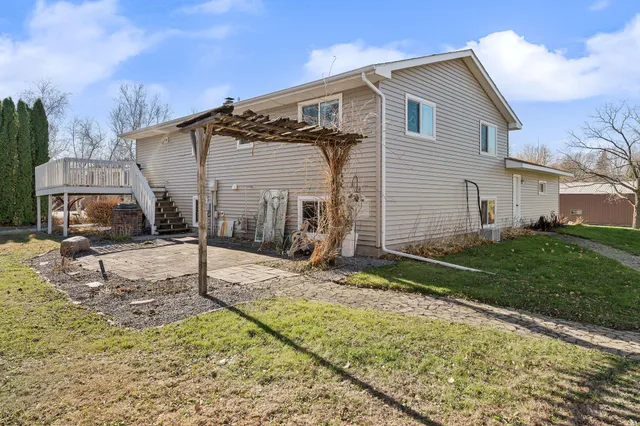 $320,000 | 14435 Woodville Drive, Waseca, MN 56093