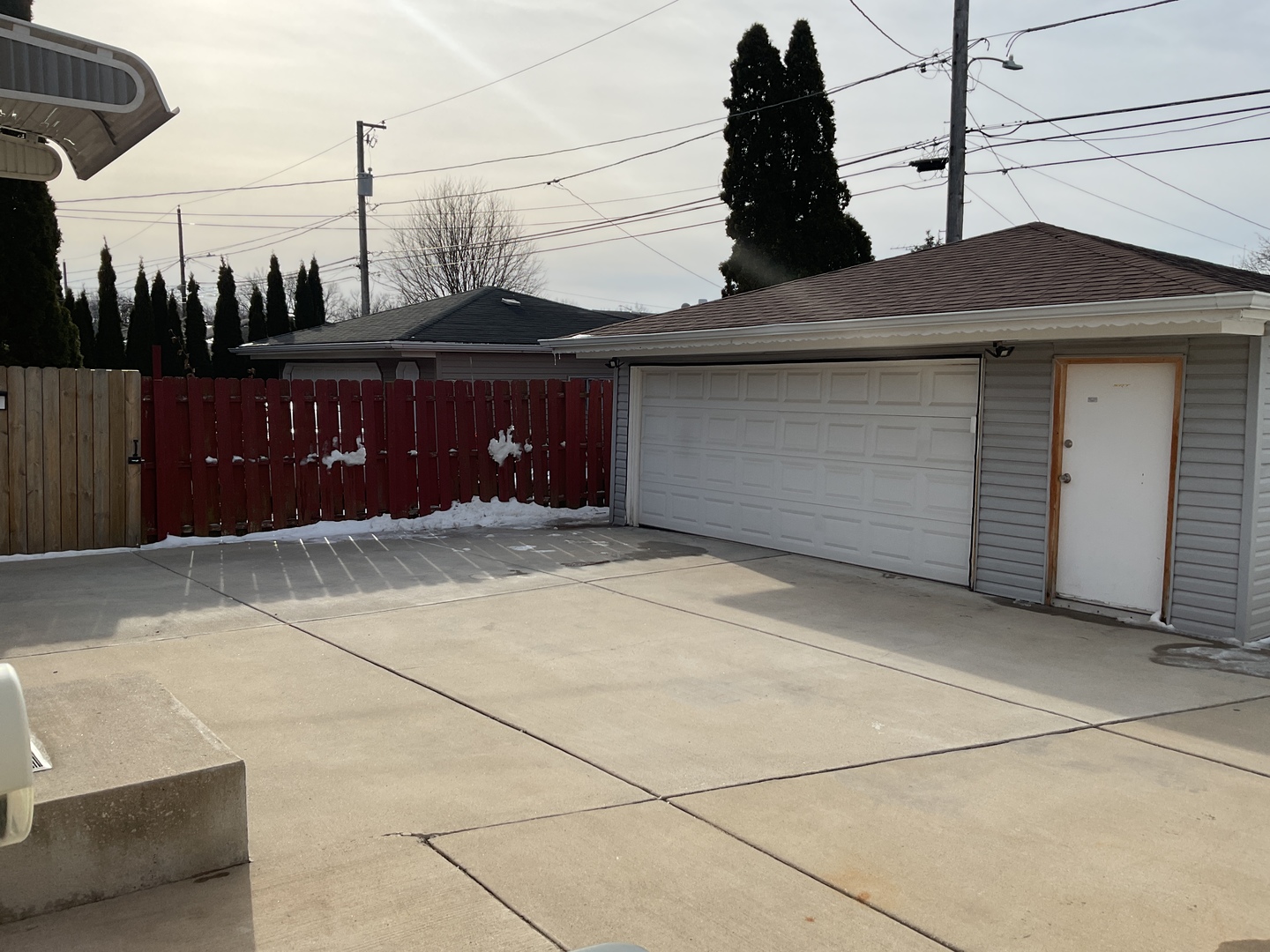 604 Exchange Avenue Calumet City, IL 60409 - Photo 33 of 39 a view of a garage