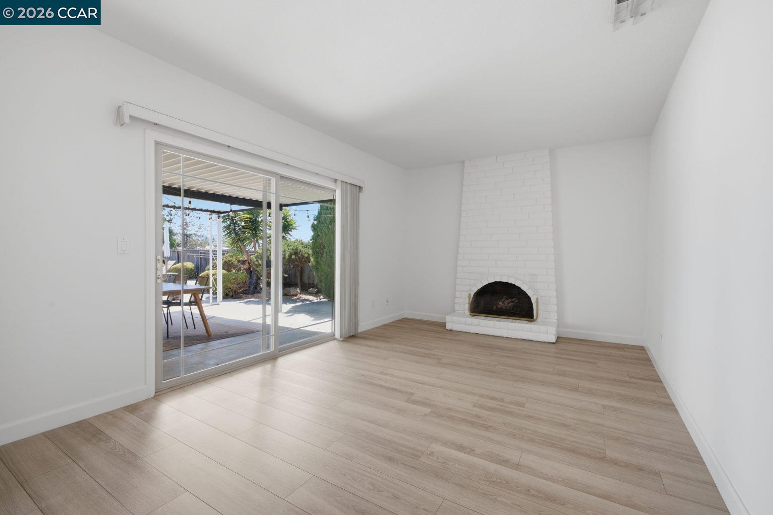 824 Coral Drive Rodeo, CA 94572 - Photo 10 of 41 Gallery Image 10