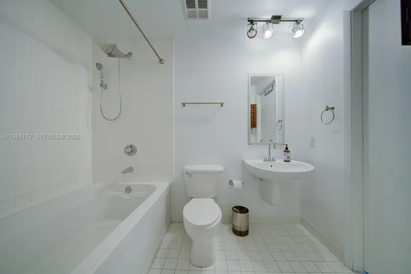 $2,550 | 10 Southwest South River Drive, Unit 708, Miami, FL 33130