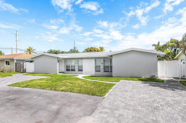 $3,000 | 708 Northeast 23rd Avenue, Pompano Beach, FL 33062