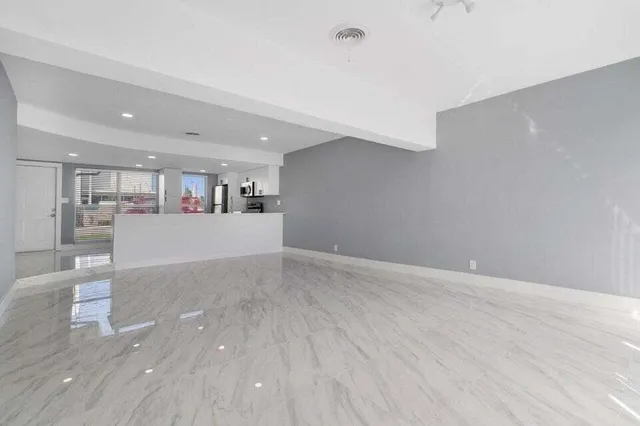 $3,000 | 708 Northeast 23rd Avenue, Pompano Beach, FL 33062