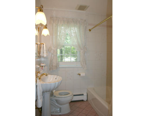 18 Lee Road Wayland, MA 01778 - Photo 9 of 20