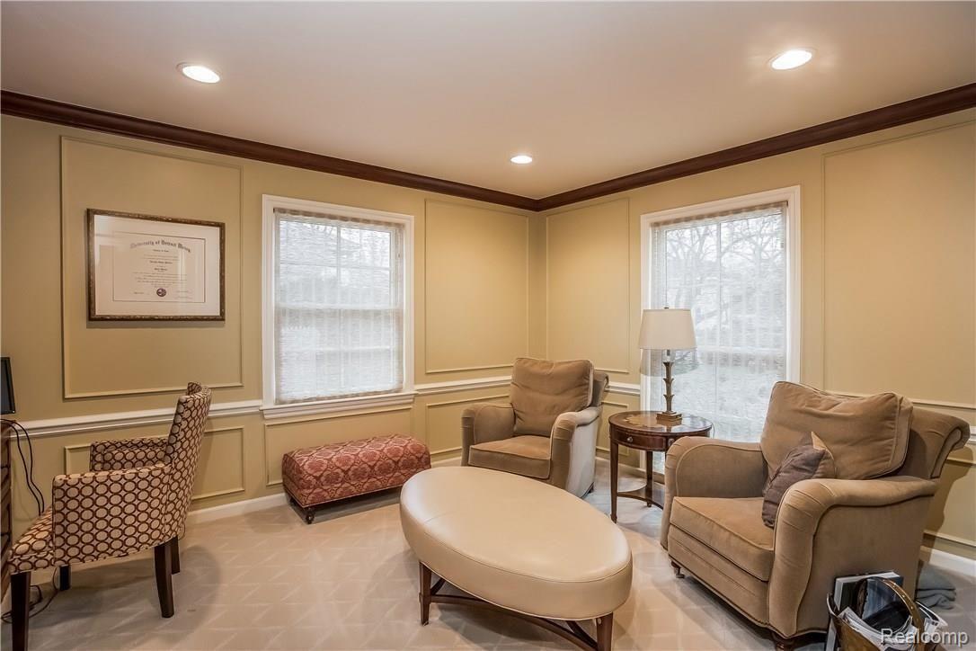 295 Washington Road Grosse Pointe, MI 48230 - Photo 19 of 60 019-Office-2338001-large.jpg