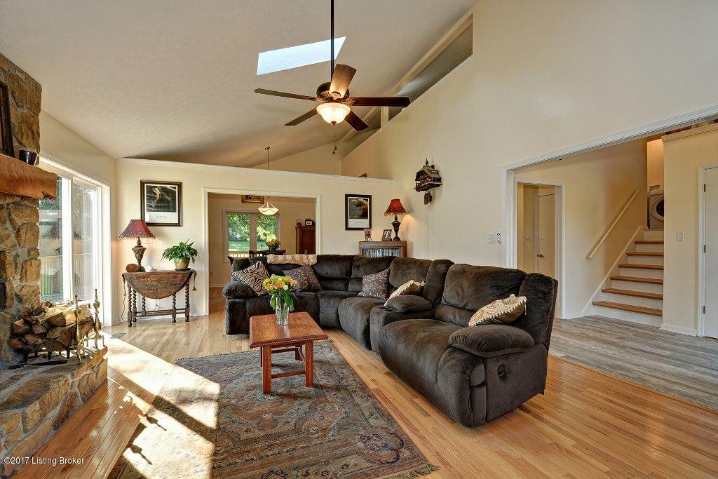 2103 Cardinal Harbour Road Prospect, KY 40059 - Photo 8 of 40 Cardinal Harbor by CWD 008 (1024x683)
