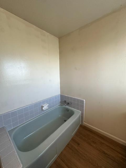 4306 Avenue 50 Alpaugh, CA 93201 - Photo 36 of 56 a view of a bathtub in a bathroom
