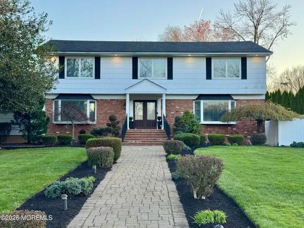 $1,150,000 | 3 Kelton Place, Manalapan, NJ 07726