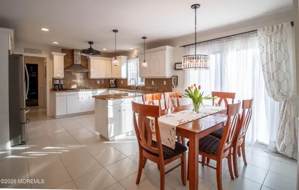 $1,150,000 | 3 Kelton Place, Manalapan, NJ 07726