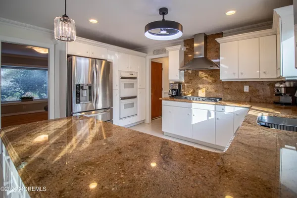 $1,150,000 | 3 Kelton Place, Manalapan, NJ 07726