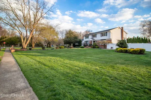 $1,150,000 | 3 Kelton Place, Manalapan, NJ 07726