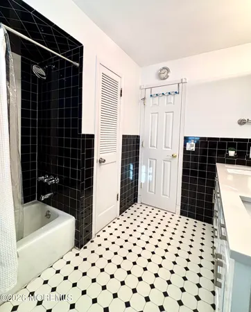 $1,150,000 | 3 Kelton Place, Manalapan, NJ 07726