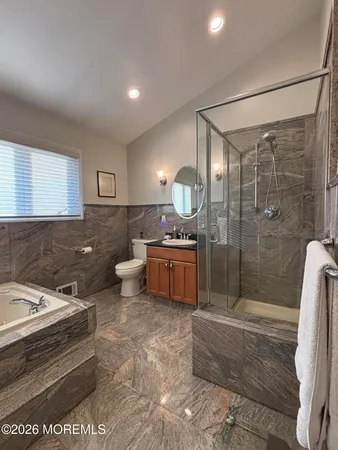 $1,150,000 | 3 Kelton Place, Manalapan, NJ 07726