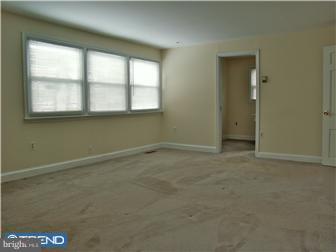 202 Wickford Road Havertown, PA 19083 - Photo 8 of 12 an empty room with a window