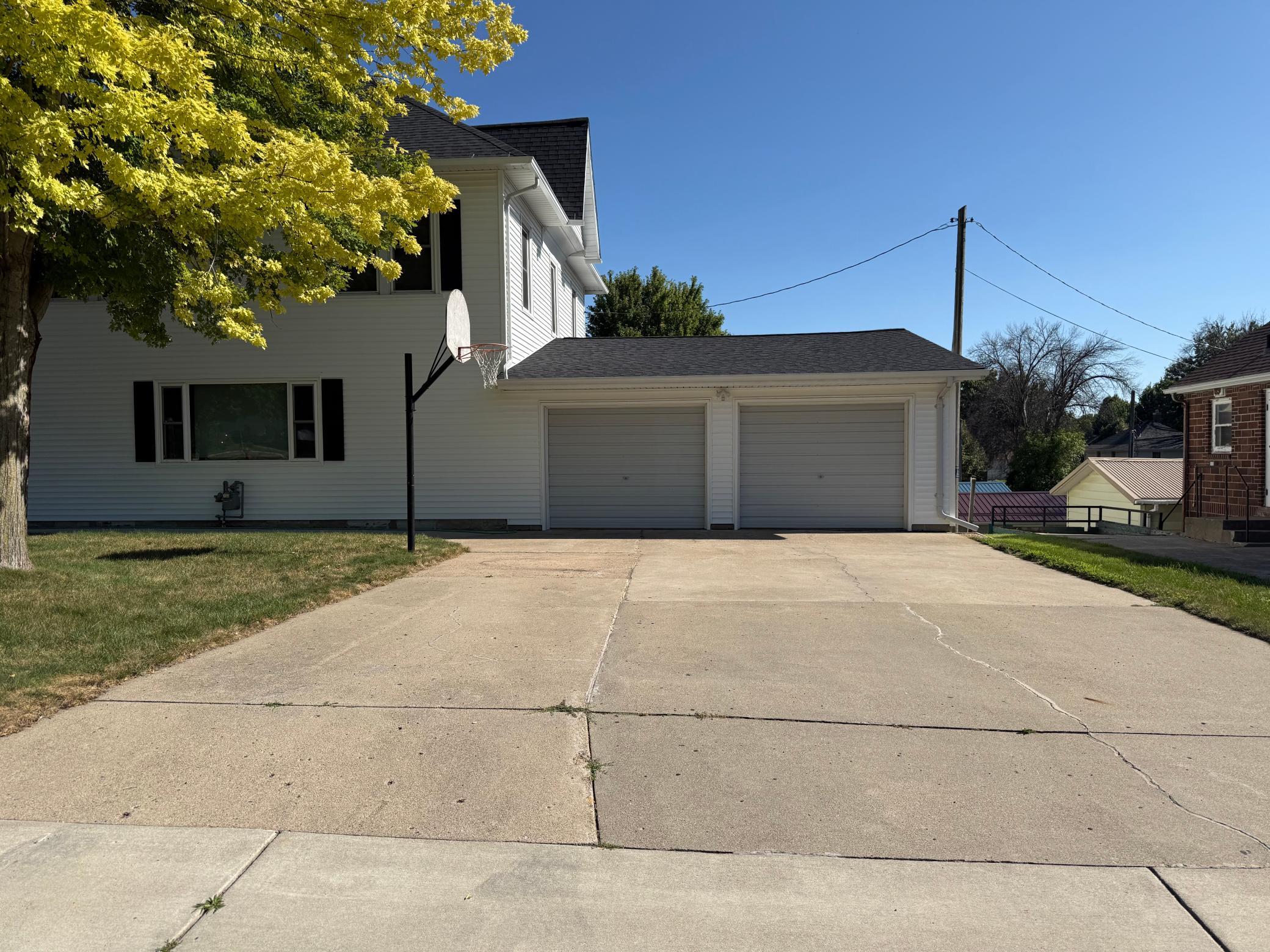 124 North Spring Avenue Springfield, MN 56087 - Photo 4 of 5 Gallery Image 4