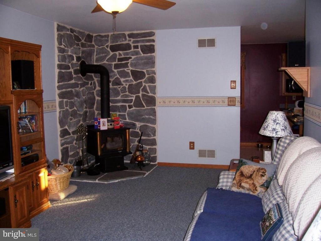 409 Royal Road Palmyra, PA 17078 - Photo 4 of 22 Gallery Image 4