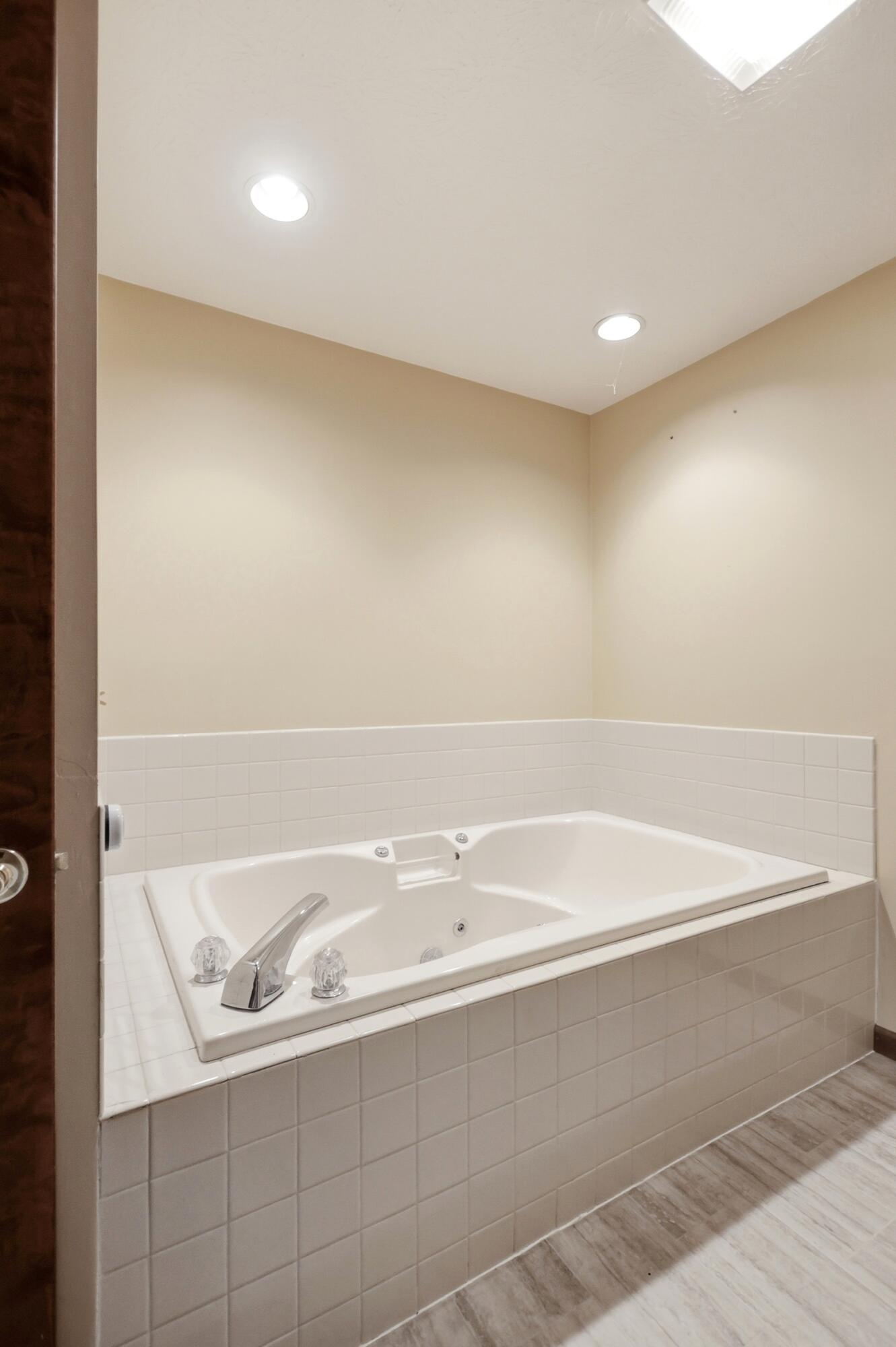 1703 Fox Ridge Drive Springfield, OH 45503 - Photo 20 of 43 026