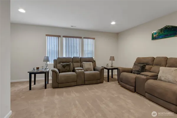 $786,600 | 19011 106th Ave Court East, Puyallup, WA 98374