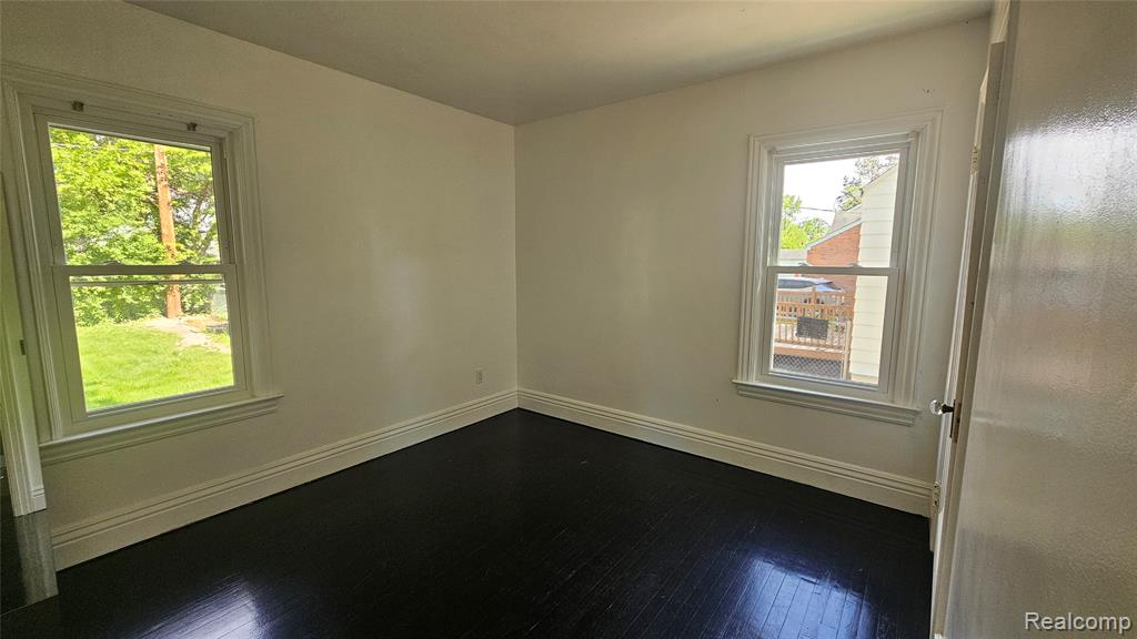 211 Starr Avenue Pontiac, MI 48341 - Photo 18 of 33