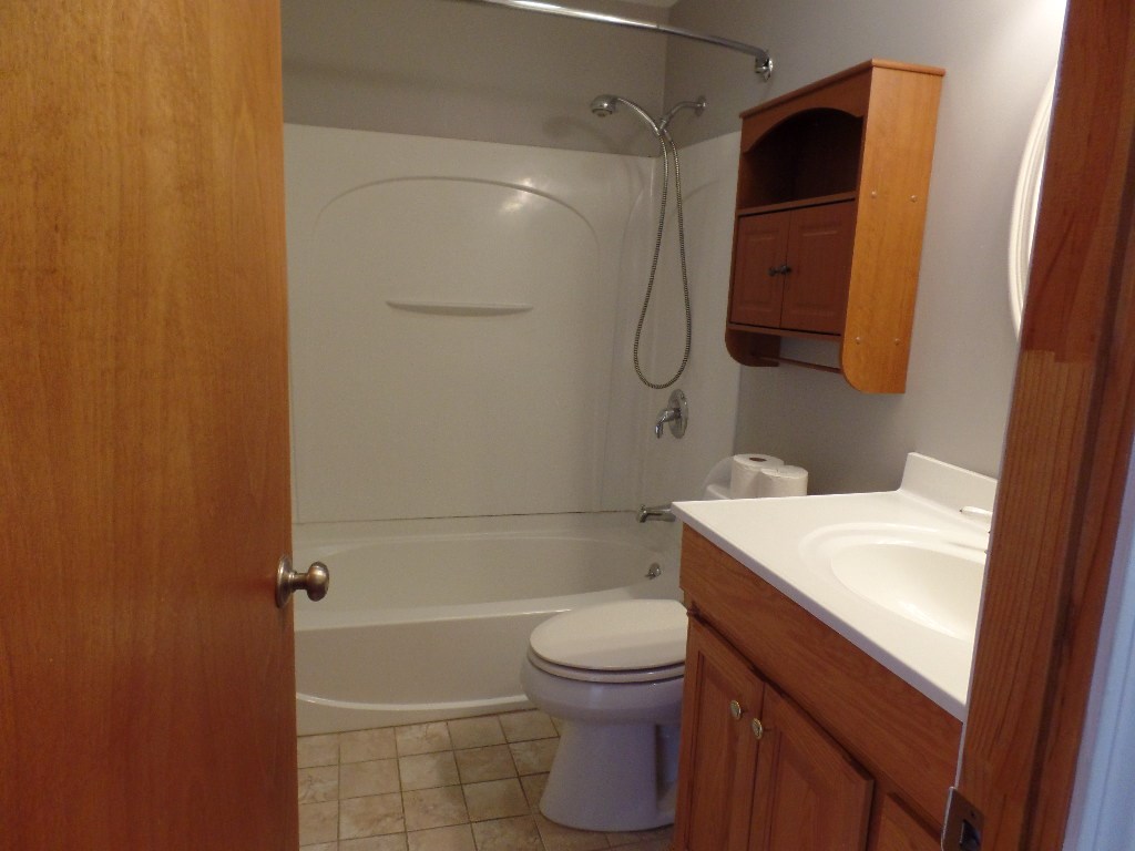 12 L English Village Road, Unit 303 Manchester, NH 03102 - Photo 12 of 19 Gallery Image 12