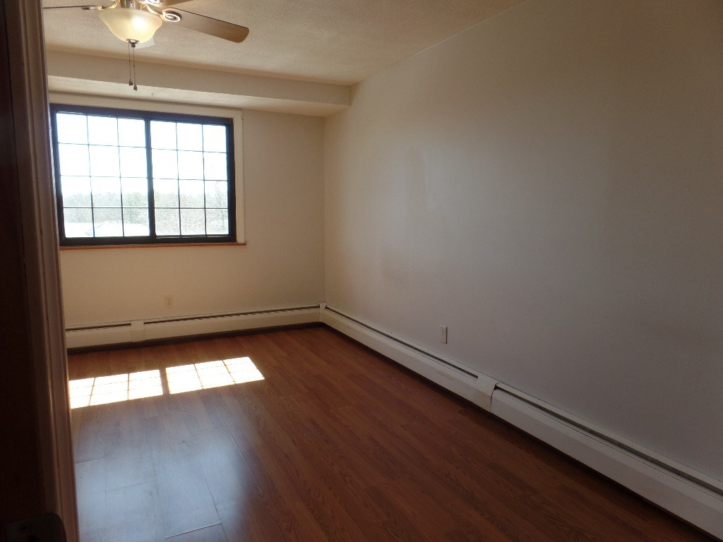 12 L English Village Road, Unit 303 Manchester, NH 03102 - Photo 13 of 19 Gallery Image 13