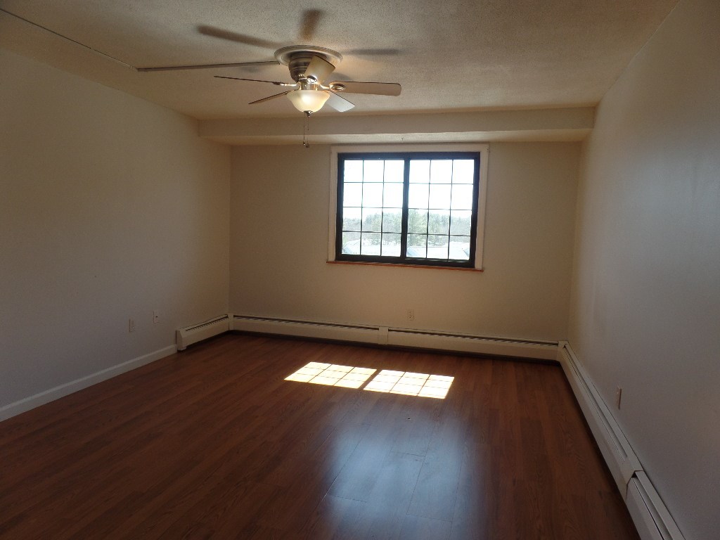 12 L English Village Road, Unit 303 Manchester, NH 03102 - Photo 14 of 19 Gallery Image 14