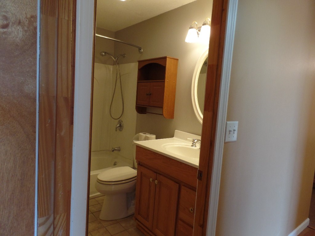 12 L English Village Road, Unit 303 Manchester, NH 03102 - Photo 16 of 19 Gallery Image 16
