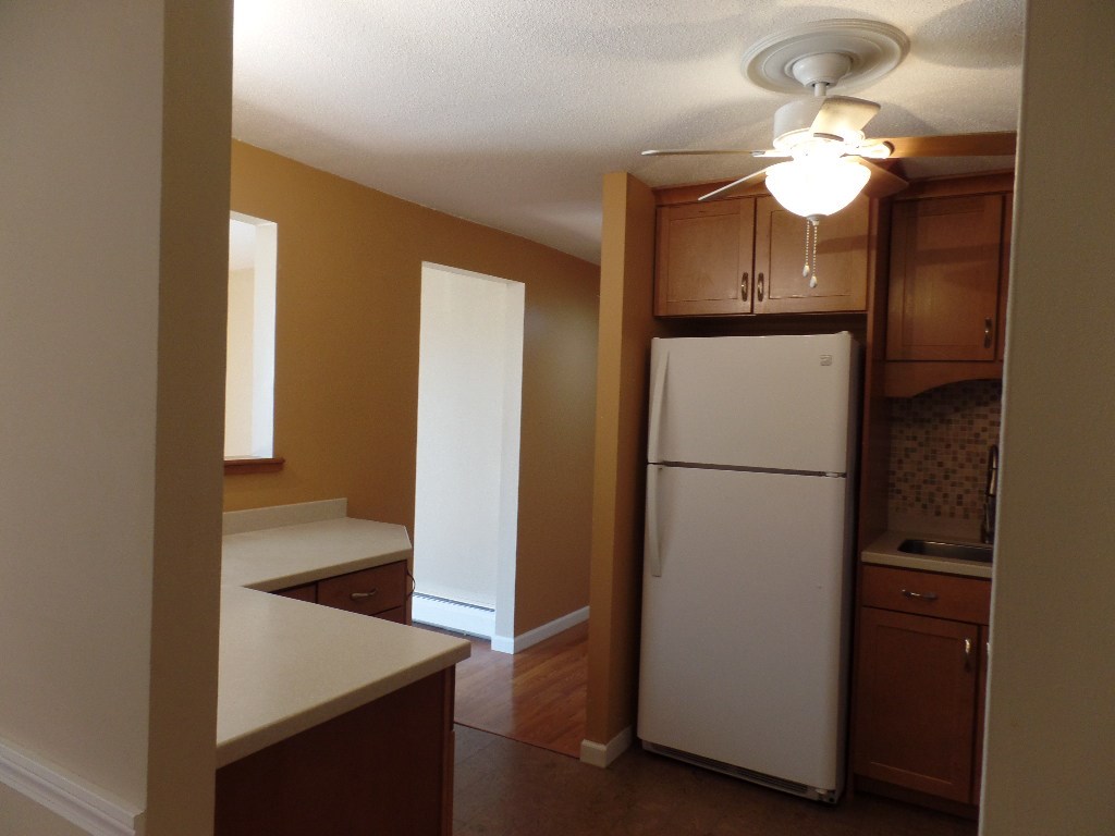 12 L English Village Road, Unit 303 Manchester, NH 03102 - Photo 7 of 19 Gallery Image 7