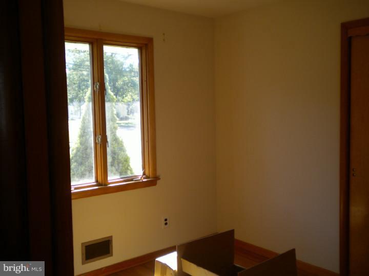 32 Cold Spring Road Mercerville, NJ 08619 - Photo 10 of 16 a small space with a window