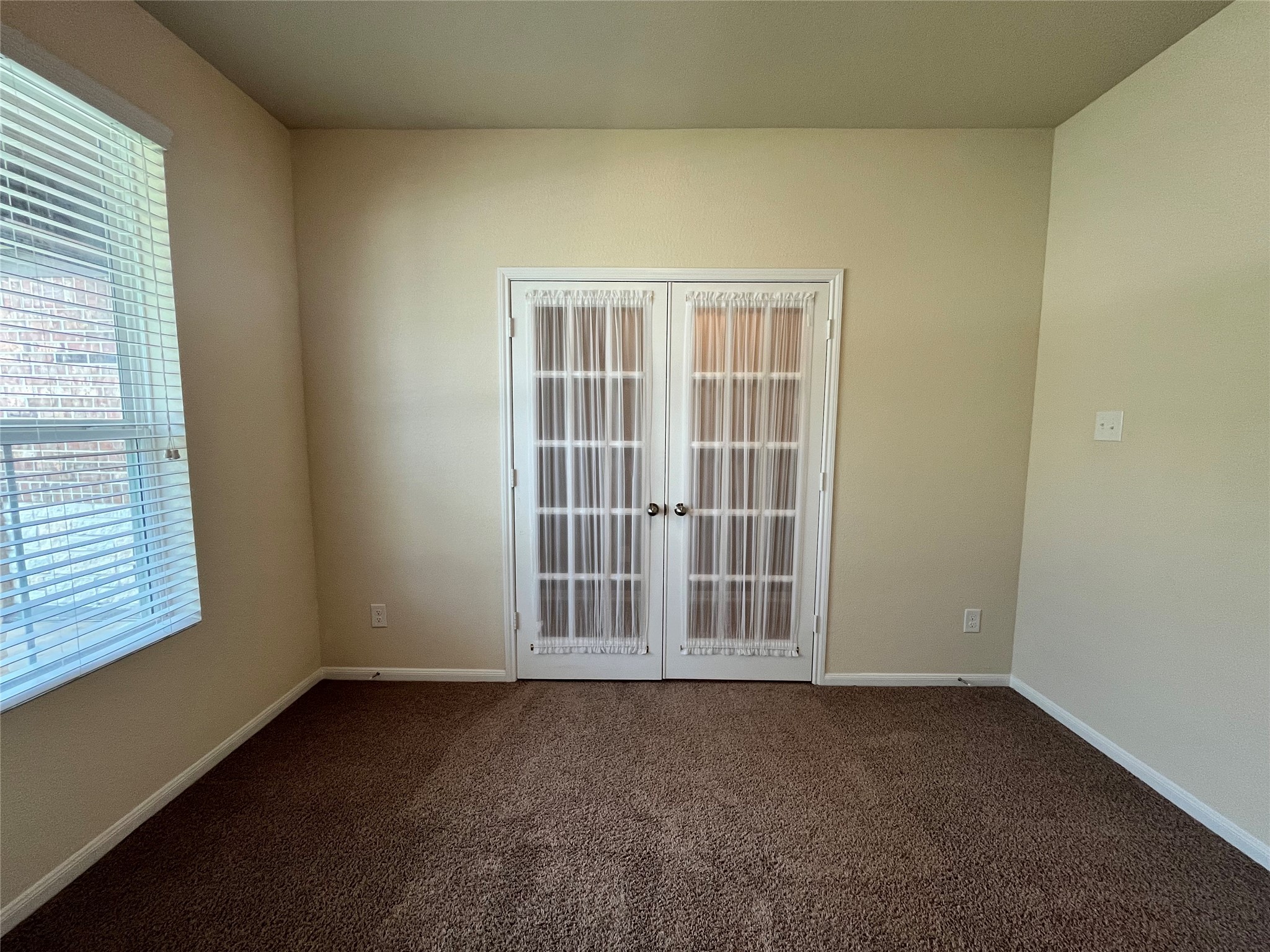 15103 Signal Ridge Way Cypress, TX 77429 - Photo 12 of 38 an empty room with a window
